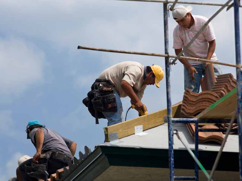 residential-roofing-contractors-13